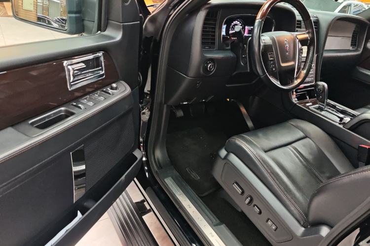 Used Lincoln Navigator 2016 3.5T AWD Driver Seat