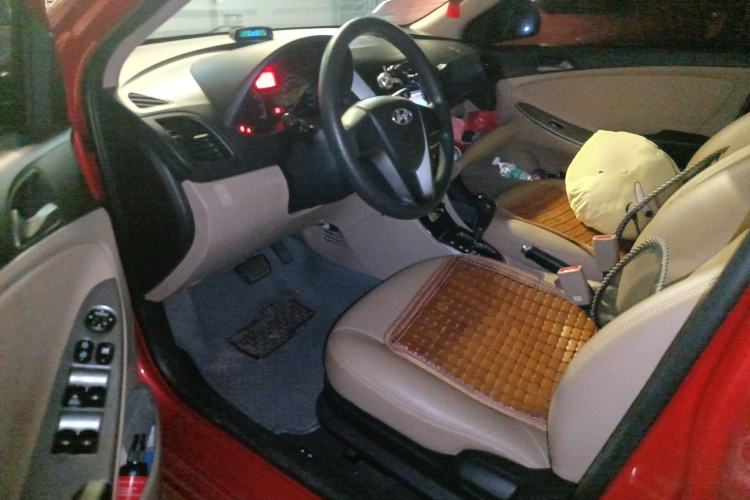 Used Hyundai Verna (older generation) 2014 1.4L Automatic Smart GLS Driver Seat