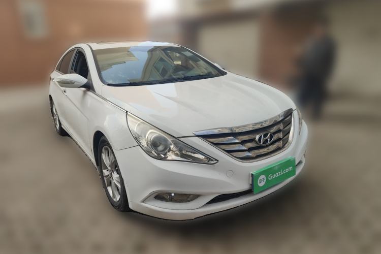 Used Hyundai Sonata 2011 2.0L Automatic Luxury Edition Front Right 45 Deg