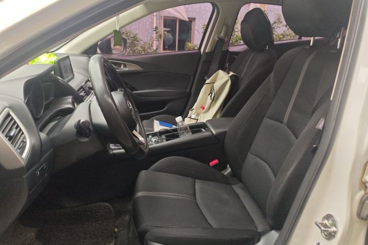 Used Mazda 3 Axela 2017 Sedan 1.5L Automatic Luxury Model China VI Standard
