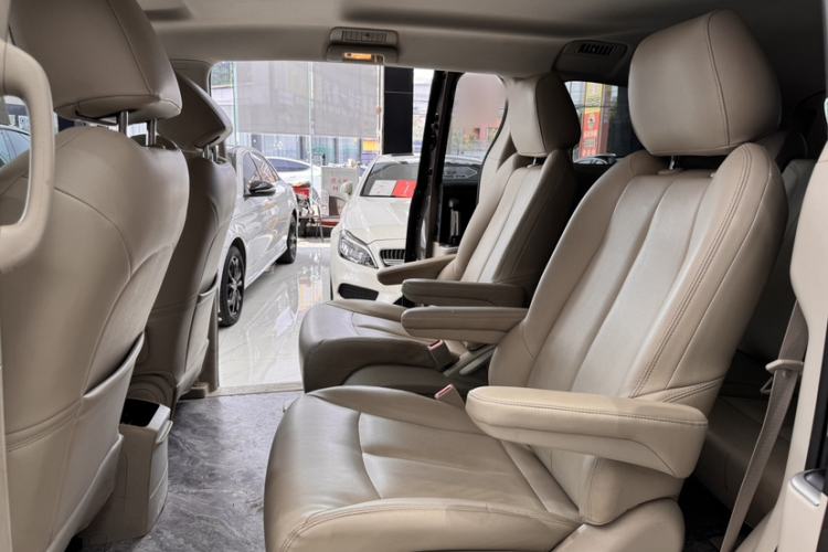 Used Buick GL8 2023 Land Executive Class Smart Enjoyment Model
