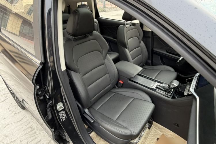 Used Sinotruk VGV U70 2020 1.5T Automatic Smart Enjoyment Elite Version 7 Seats
