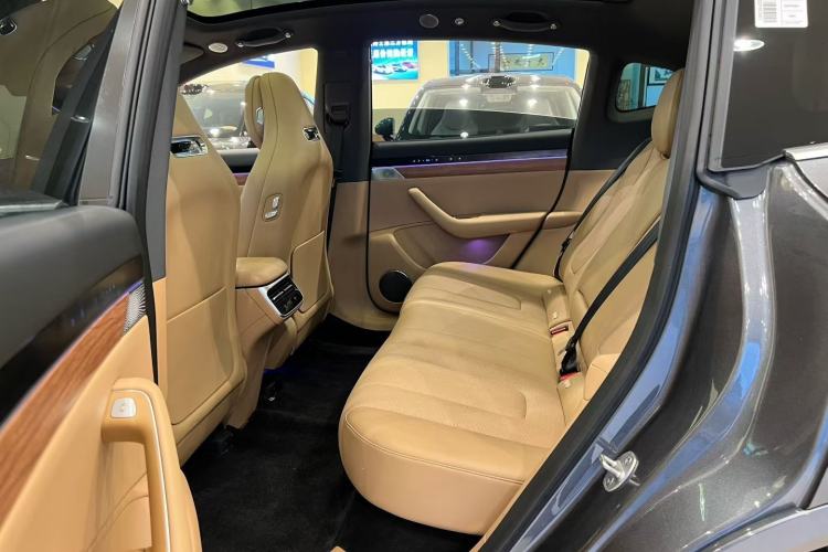 Used Hima Luxeed R7 2026 Model Range-Extending Ultra Interior 4