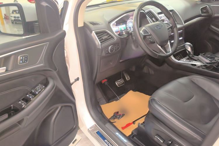 Used Ford Edge 2015 2.0T GTDi Four-Wheel Drive Prestige Model
