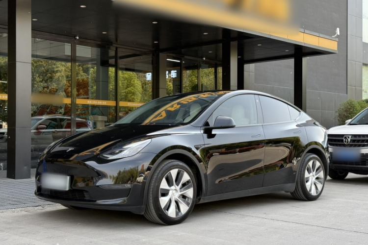 Used Tesla Model Y 2021 Long-Range All-Wheel-Drive Version