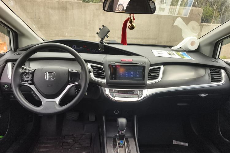 Used Honda Jade 2013 1.8L automatic Comfort version 5 seats Center Console