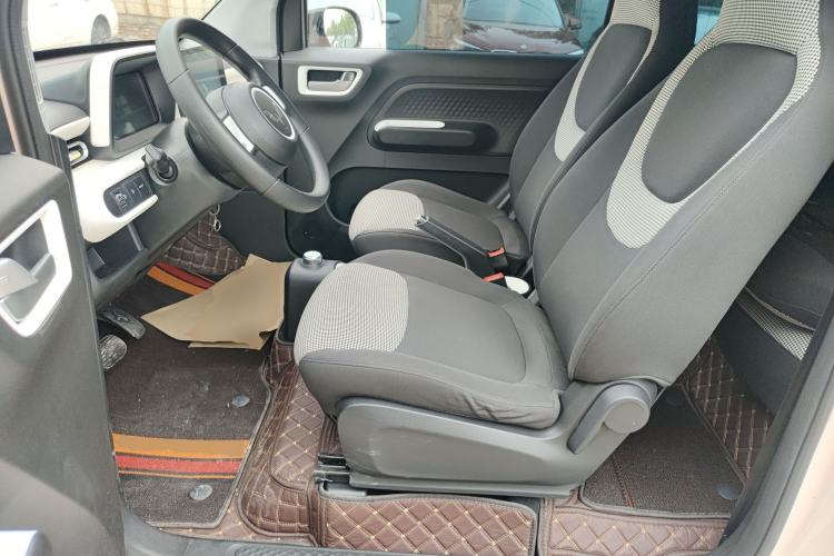Used Wuling Hongguang MINIEV 2024 3rd Generation 215km Advanced Version Left Front Seat