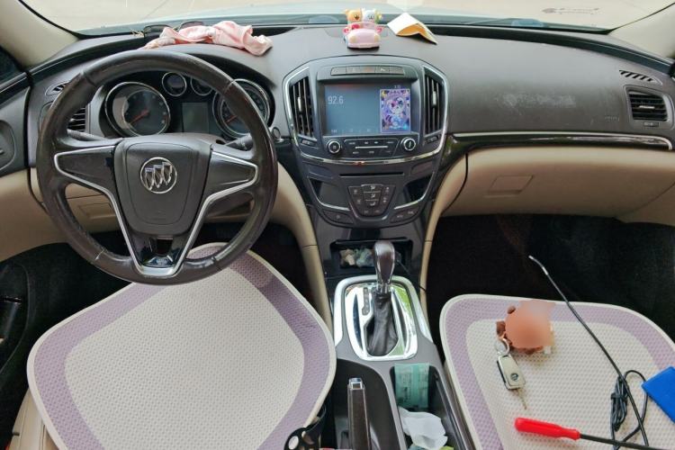 Used Buick Regal 2014 2.0L Leading Fashion Edition Center Console