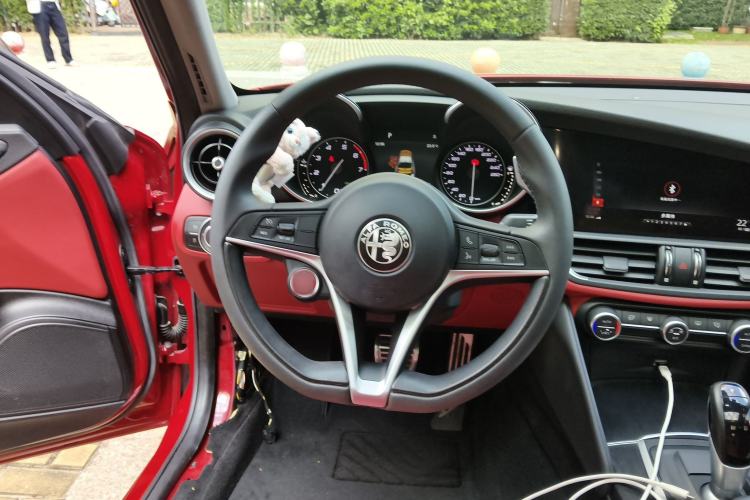 Used Alfa Romeo Giulia 2019 2.0T 280HP Black Package Limited Edition
