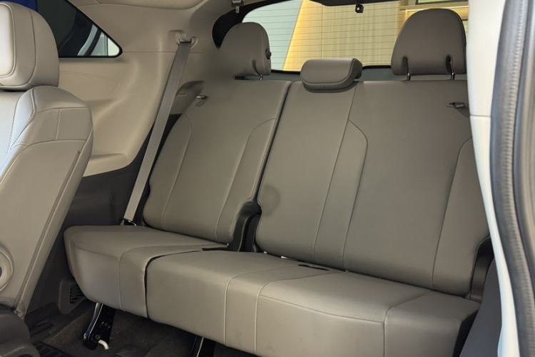 Used Toyota Granvia 2024 2.5L Hybrid Comfort Edition