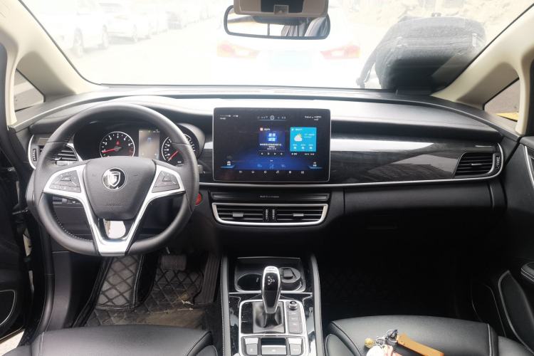 Used BYD Song MAX 2019 1.5T Automatic Smart Connect Prestige Model 6 Seats China VI Standard Center Console