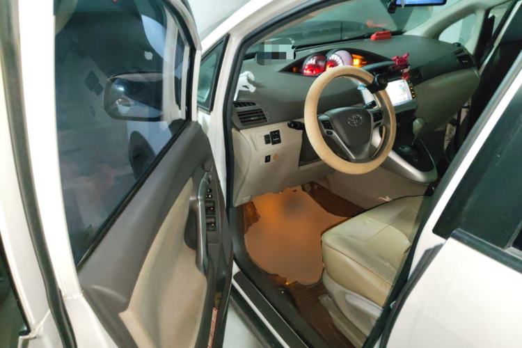 Used Toyota Verso 2015 180E CVT Crossover Edition Driver Seat