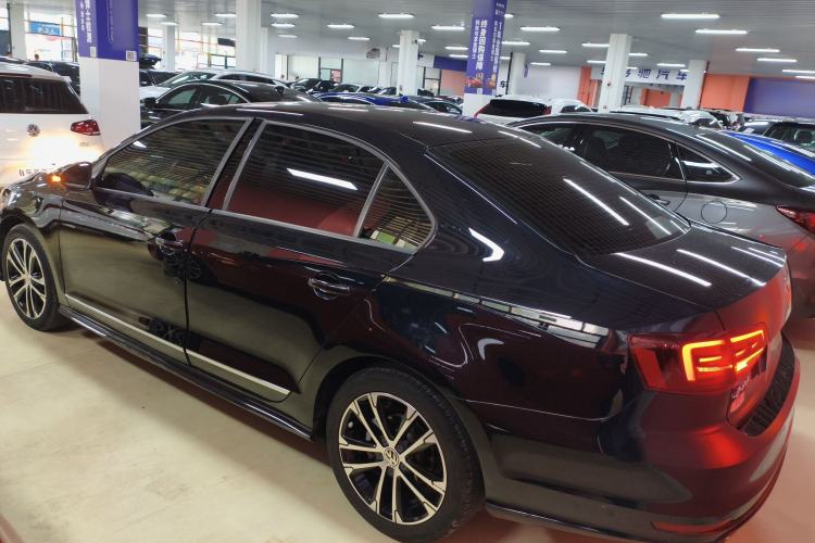 Used Volkswagen Sagitar 2016 280TSI Automatic R-Line Rear Left 45 Deg