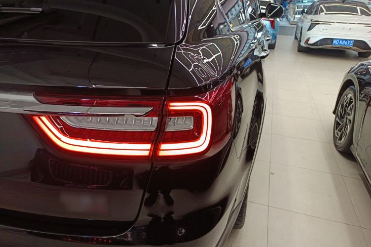 Used Hongqi HS7 2022 2.0T DCT Two-Wheel Drive Smart Connect Flagship Edition 7 Seats Right Rear Taillight