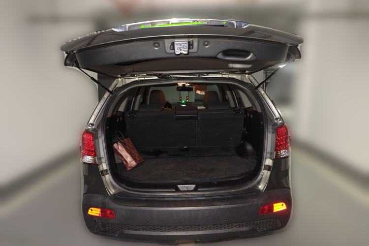 Used Kia Sorento 2009 2.4L Comfort Edition Trunk