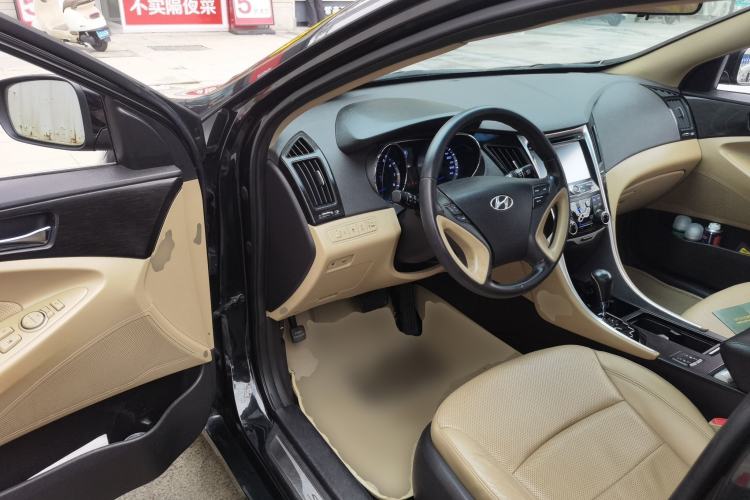 Used Hyundai Sonata 2013 2.0L Automatic Luxury Edition
