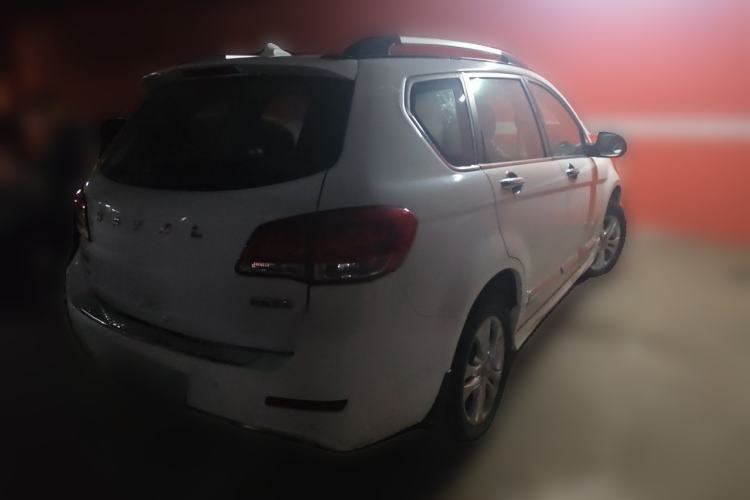 Used Haval H6 2015 Upgraded Model 1.5T Manual Two-Wheel Drive Elite Version
