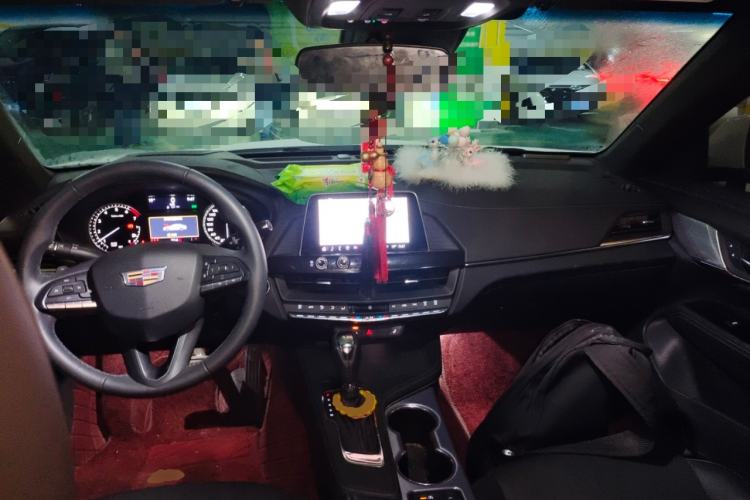 Used Cadillac CT4 2022 28T Luxury Edition Center Console