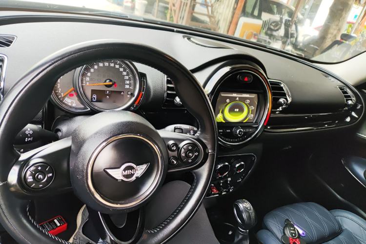 Used MINI Clubman 2016 Revised Version 1.5T COOPER Connoisseur Edition Center Console