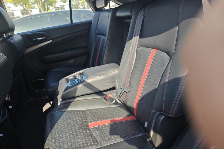 Used BYD S7 2015 2.0T Upgraded Automatic Flagship Version Left Rear Seat