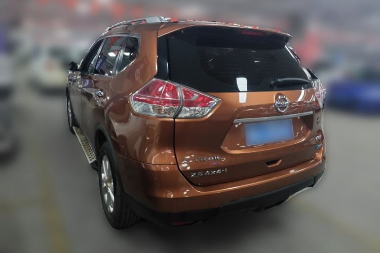 Used Nissan X-Trail 2014 2.5L CVT Leading Edition 4WD Rear Left 45 Deg