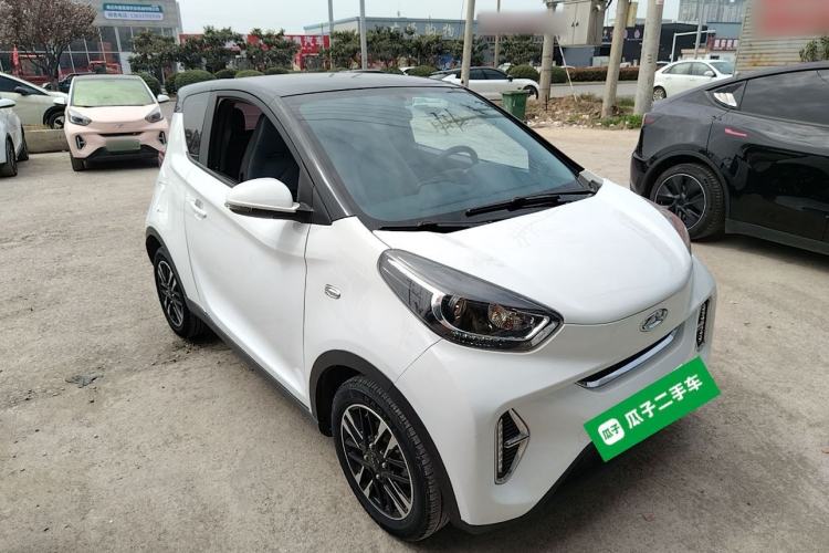 Used Chery Little Ant 2022 Sweet Pink Edition Half-Sugar Version Lithium Iron Phosphate 29.2 kWh 30 kW 301 km Front Right 45 Deg