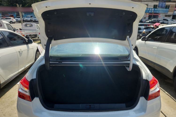 Used Peugeot 408 2014 1.8L Automatic Luxury Edition Trunk