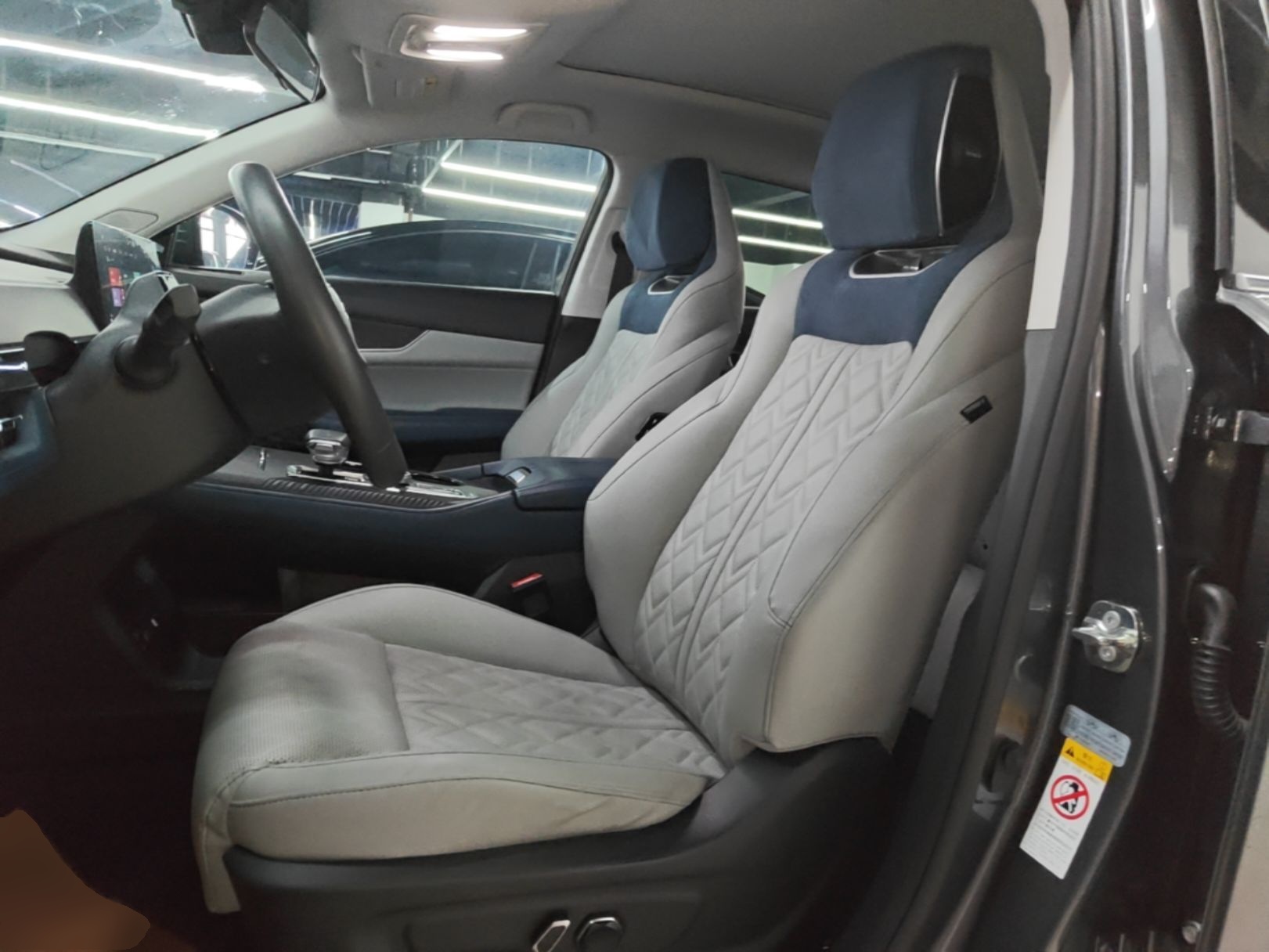 Vepředu
