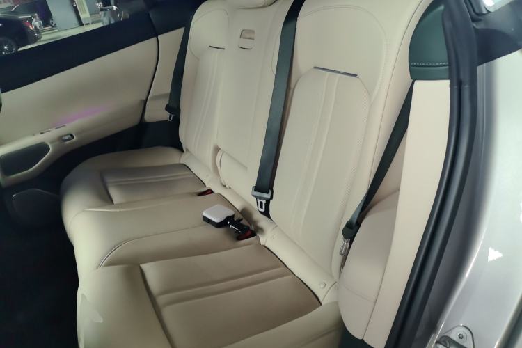 Used Xiaomi Auto YU7 2025 Ultra-Long Range High-Performance All-Wheel-Drive Max Edition Left Rear Seat