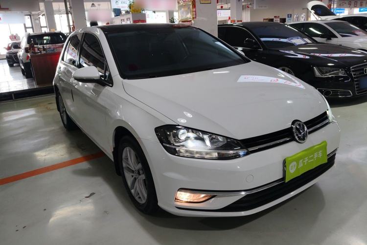 Used Volkswagen Golf 2018 230TSI Automatic Comfort Model Front Right 45 Deg