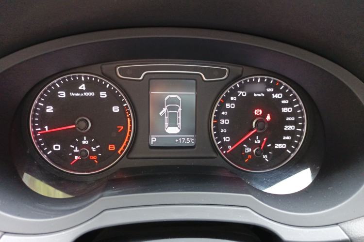 Used Audi Q3 2015 35 TFSI Comfort Model