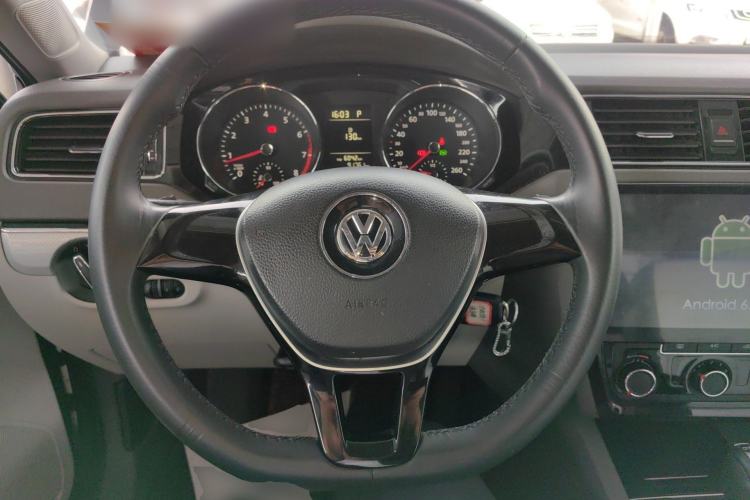 Used Volkswagen Sagitar 2015 230TSI Automatic Comfort Version