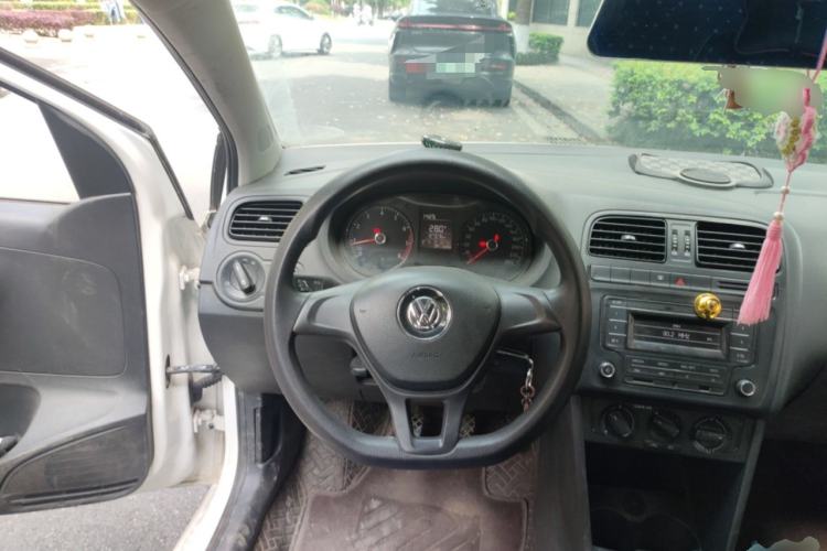 Used Volkswagen Polo 2016 1.4L Manual Fashion Model