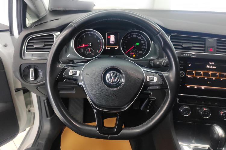 Used Volkswagen Golf 2019 1.8TSI Travel Edition