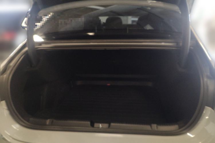 Used Mercedes-Benz EQE 2022 350 Luxury Edition Trunk