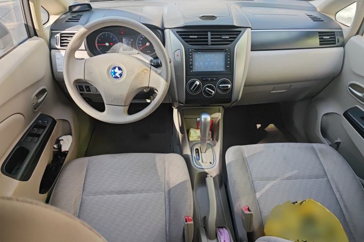 Used Venucia D50 2015 1.6L Automatic Fashion Edition
