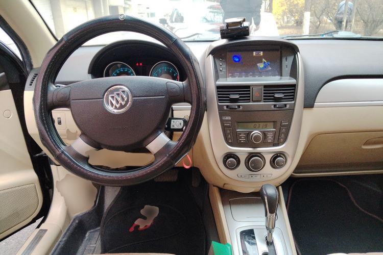 Used Buick Excelle 2013 1.5L Automatic Classic Model Center Console