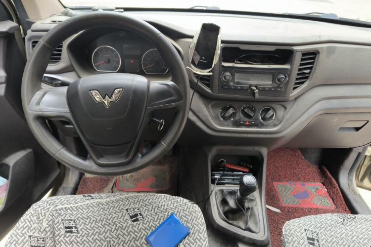 Used Wuling Hongguang V 2019 1.5L Standard Version China VI LAR