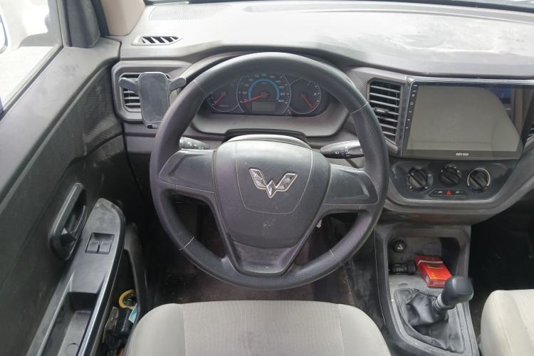 Used Wuling Hongguang V 2019 1.5L Enjoyment Version China VI LAR