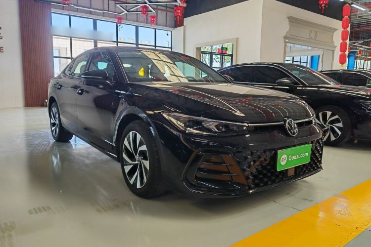 Used Volkswagen Passat 2025 Pro 380TSI Starry Dragon Edition Exterior 2