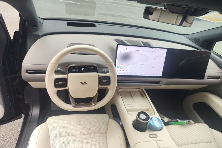 Used Li Auto i6 2025 Model Two-Wheel-Drive Standard Type
