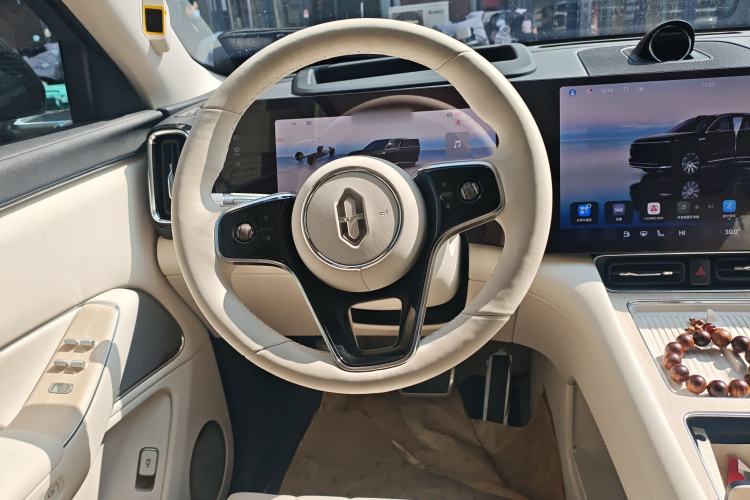 Used Hima AITO M8 2025 Extended-Range Ultra Version 53.4 kWh 6-Seater Edition