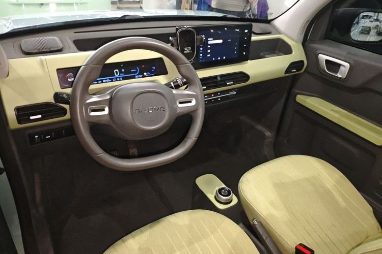 Used Geely Galaxy Panda 2023 Panda Mini 200km Endurance Bear
