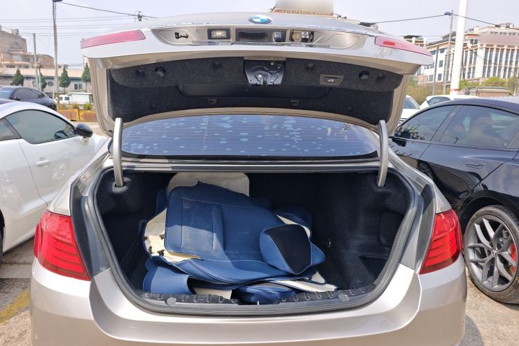 Used BMW 5 Series 2014 520Li Elegant Model
