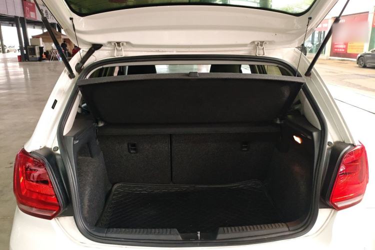 Used Volkswagen Polo 2014 1.6L Automatic Comfort Edition Trunk