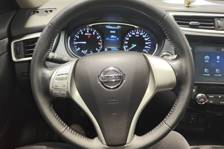 Used Nissan X-Trail 2015 2.0L CVT Comfort MAX Edition 2WD Steering Wheel