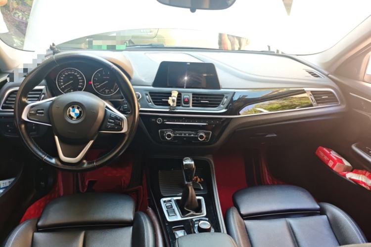 Used BMW 1 Series 2017 118i Sport Edition Center Console