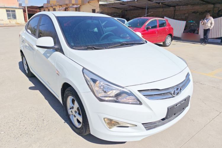 Used Hyundai Verna (older generation) 2014 1.4L Manual Smart GLS Trim
