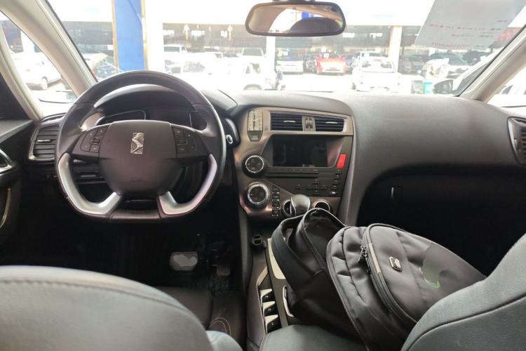 Used DS 5 2015 1.6T Luxury Edition THP160
