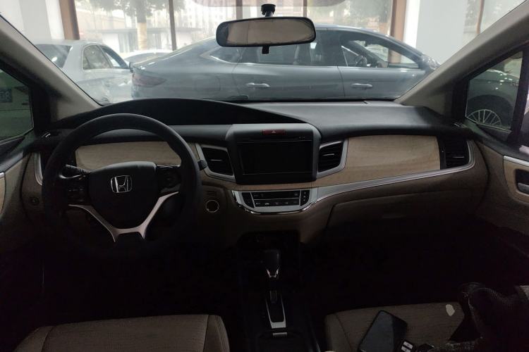 Used Honda Jade 2014 1.8L CVT Luxury Edition 5 seats Center Console